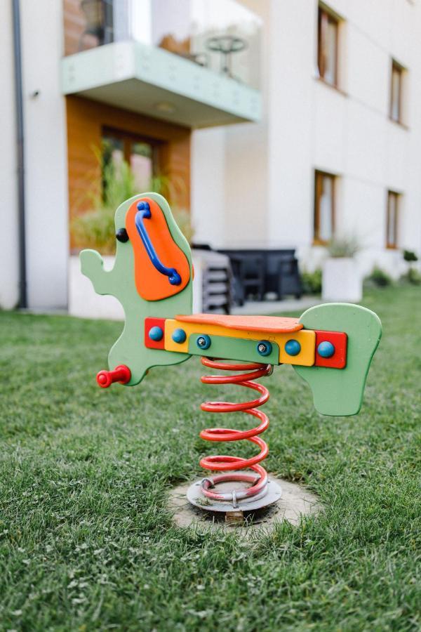 Villa Monica Apartamenty Щирк Екстер'єр фото