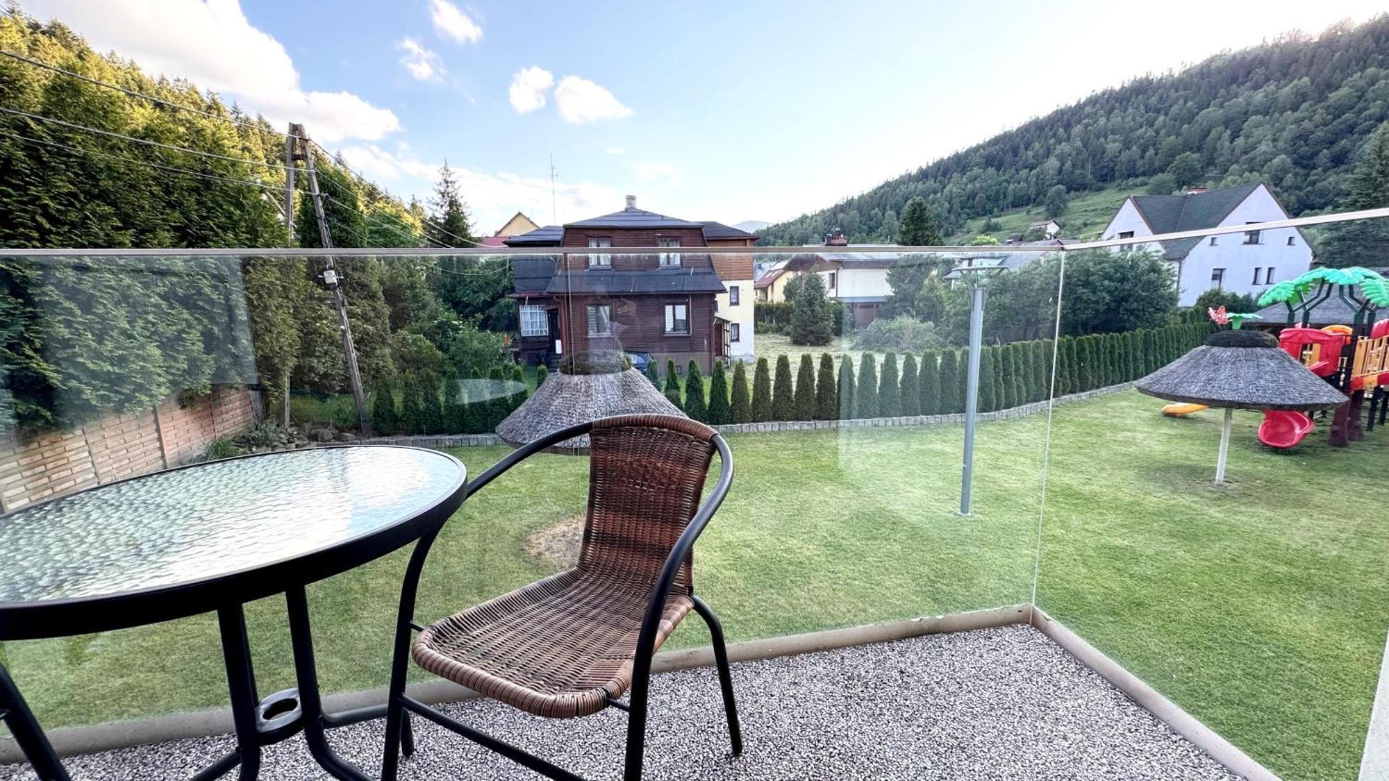 Villa Monica Apartamenty Щирк Екстер'єр фото